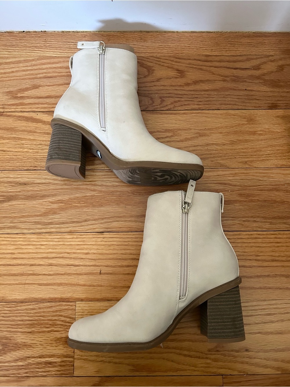 Dr Scholl’s White Cream Ankle Boots - Picture 4 of 7